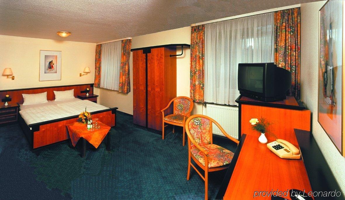 City Hotel By Celina Hagen  Pokoj fotografie